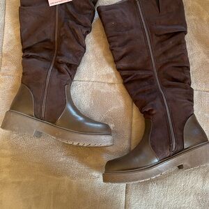 Woman’s wide calf boot